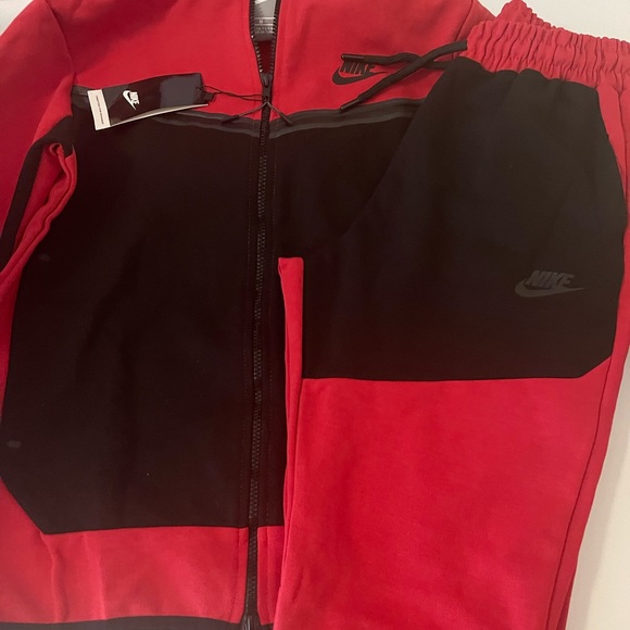 Nike tech tracksuit. Size XXL,XL and Medium. - Picture 2 of 3